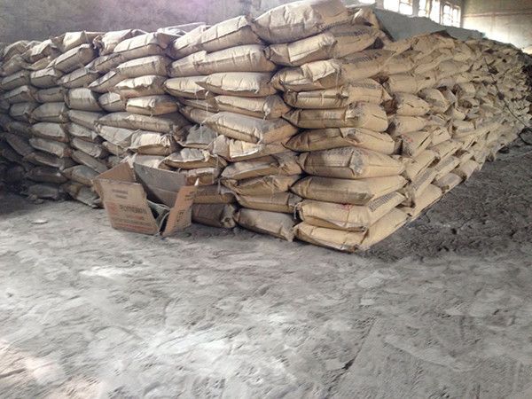 高強(qiáng)耐磨料庫存區(qū)